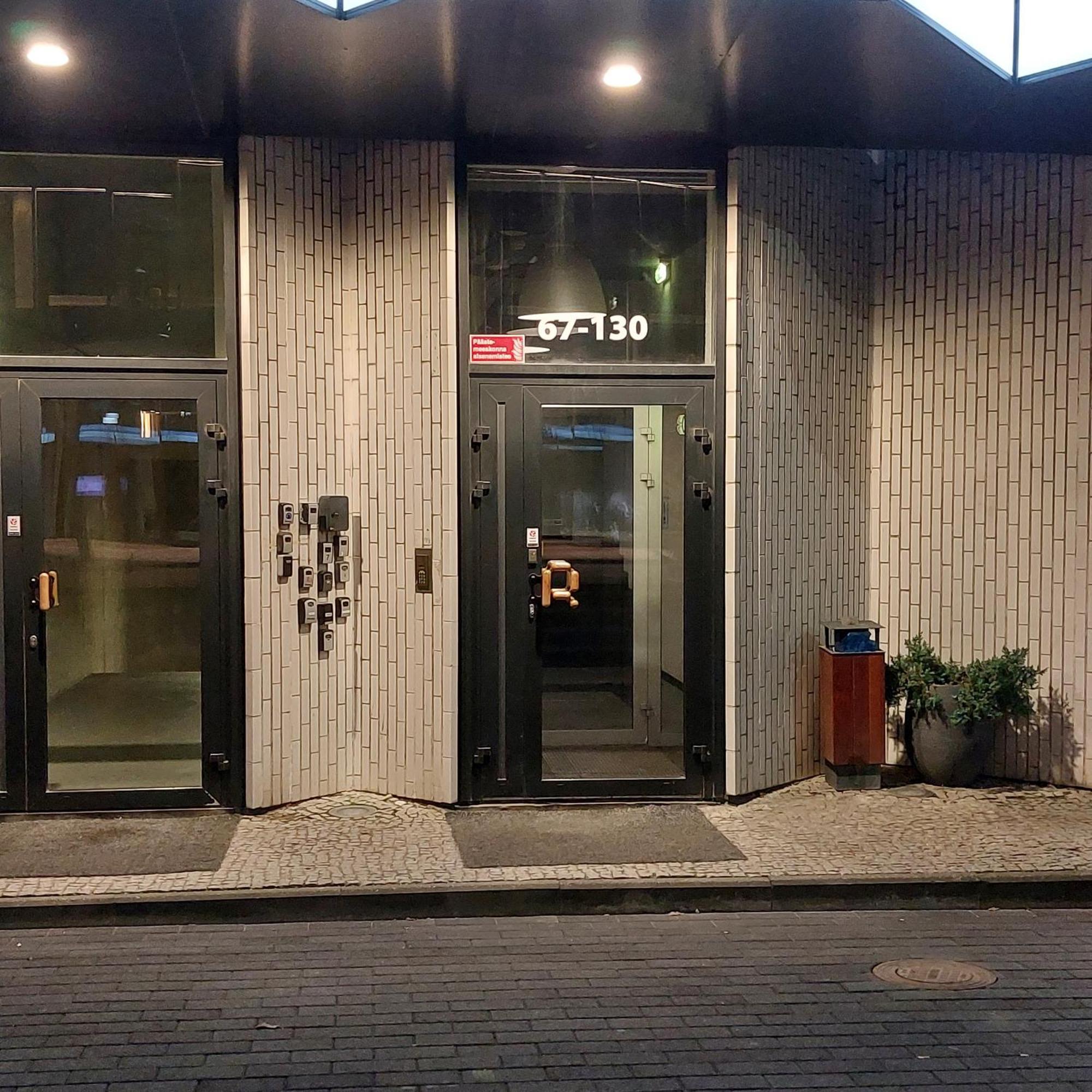 Rotermanni District Bee Apartment Tallinn Exteriör bild